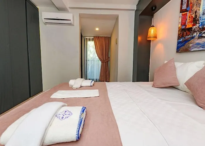 Sarnic - Stone With Private Pool For 6 Guests In Kayakoey,